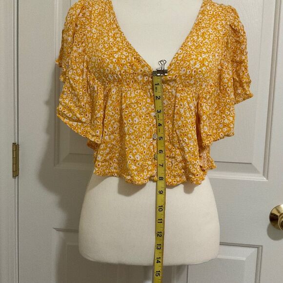 Forever 21 yellow floral button front crop top Size S women’s - Picture 3 of 7